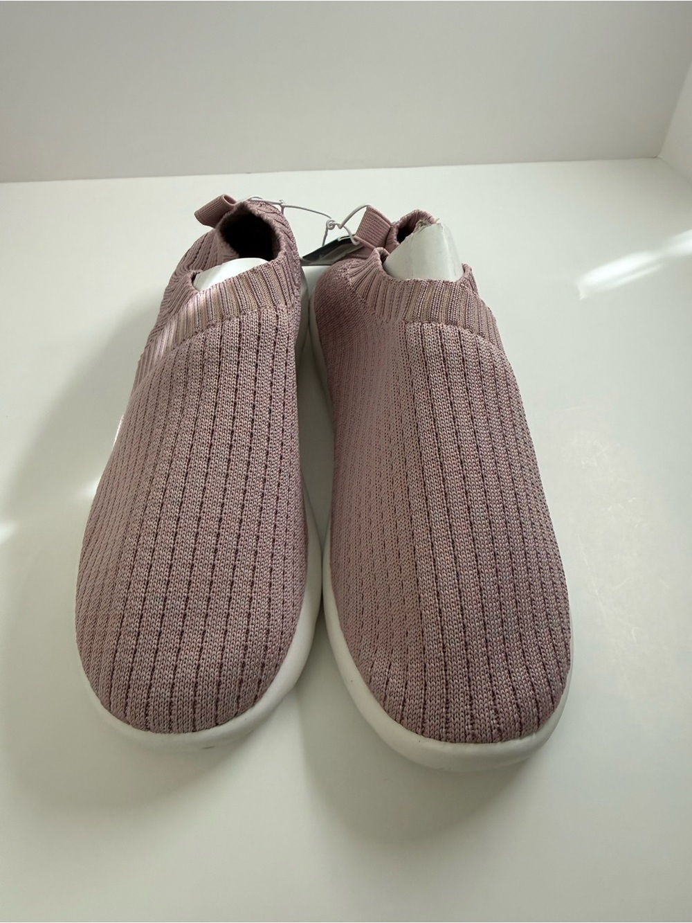 NWT Isotoner Zenz Women’s Size 7 Evening Sand Comfort Slip-On Shoes
